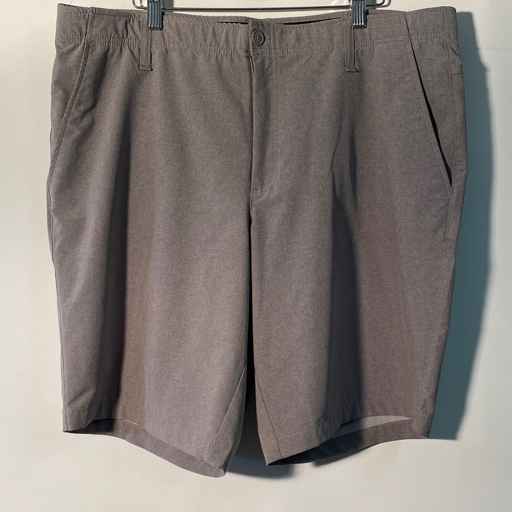 Tilley Men's Gray Flat Front Shorts